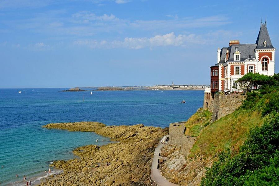 villa-roches-brunes