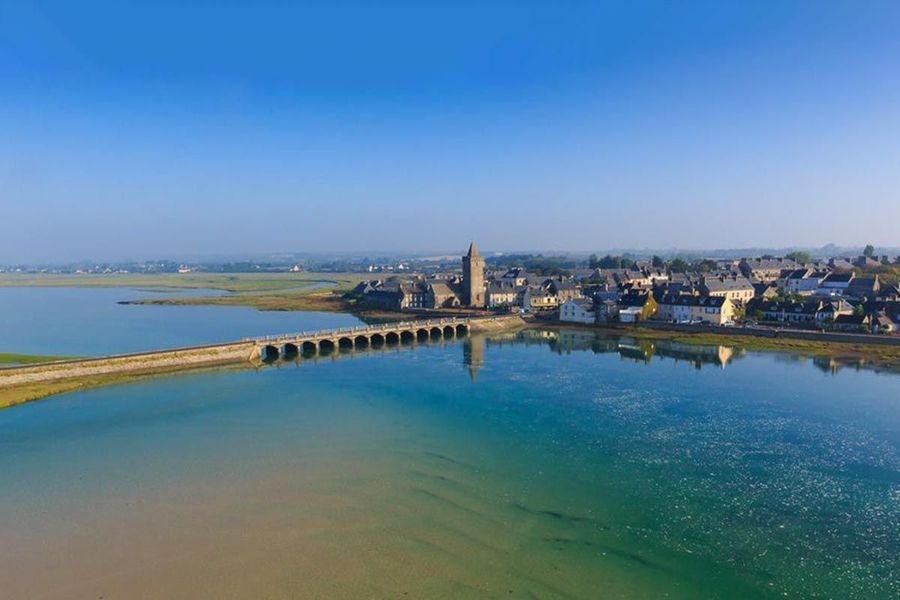 port bail