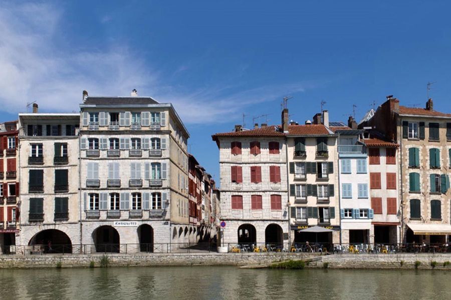 bayonne