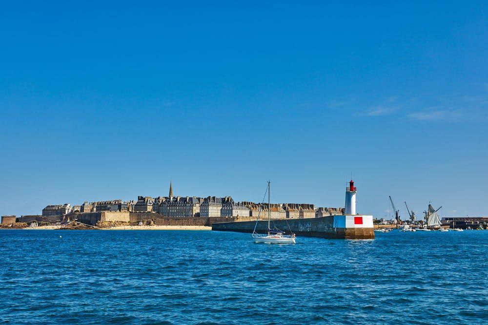 phare-mole-noires
