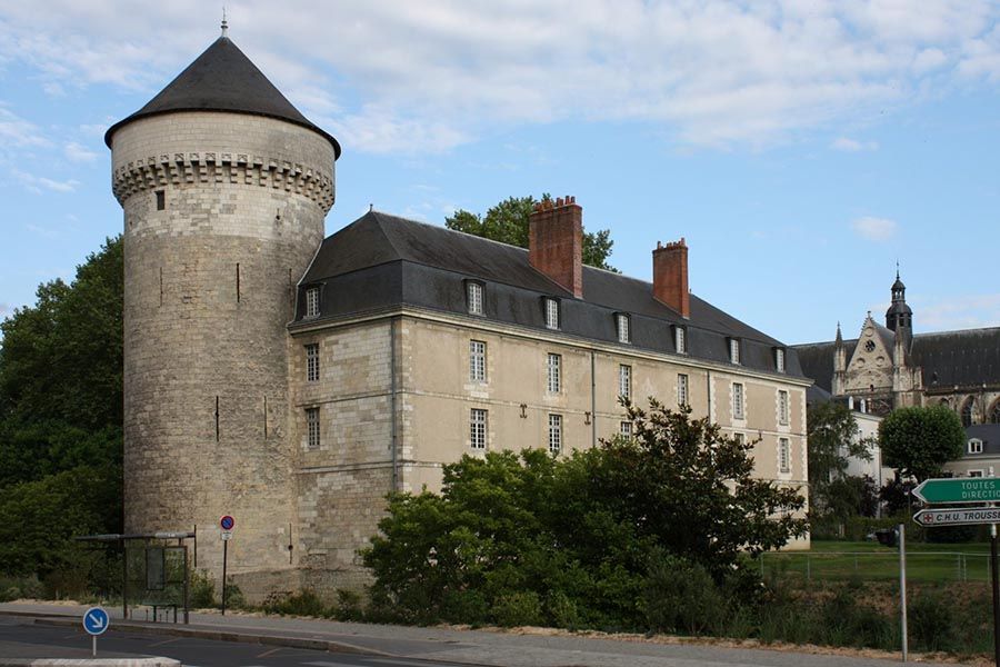 chateau-tours